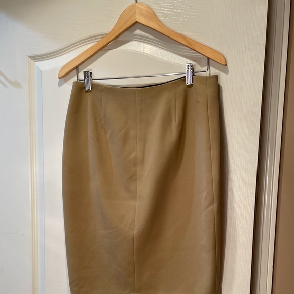 Ann Taylor skirt - Picture 2 of 5